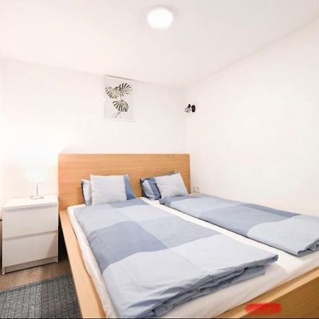 2 Bedroom Flat In Nyar Str., Boutique Будапеща Екстериор снимка